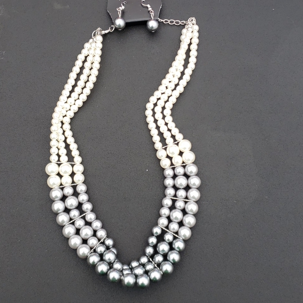 Necklace/earring set